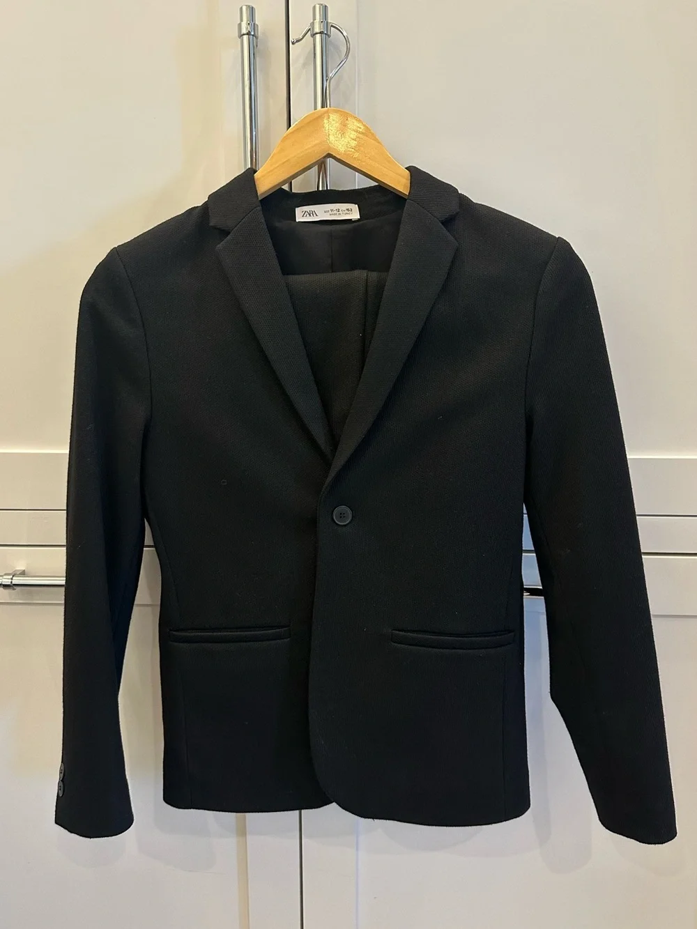 Boys’ Suit - Zara - Black Blazer and Pants - Size 11/12 EUC